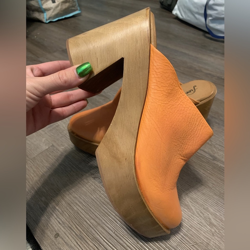 Free People Suki Peach Leather Chunky Platform Slip On Mule Clogs size 39.5 - Picture 3 of 9